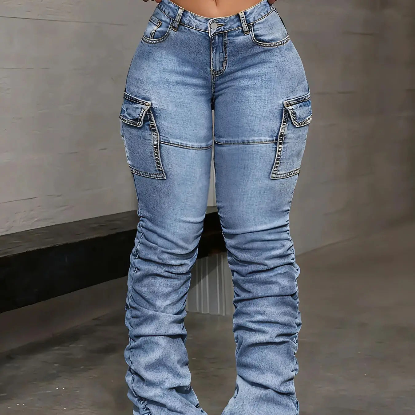 Plus-size women's high-waisted jeans, stylish and leg-lengthening, comfortable light blue cargo pocket flared pants.