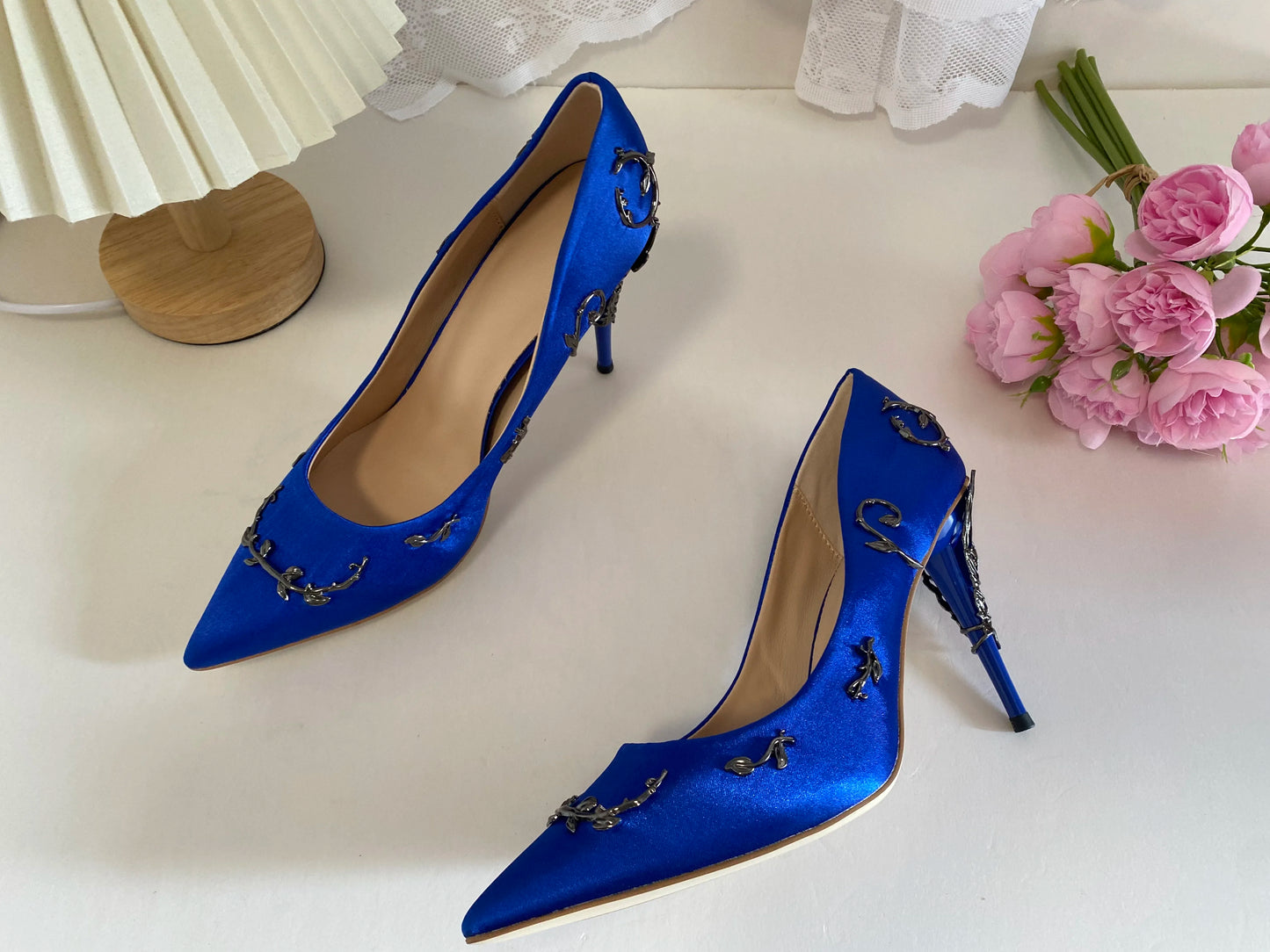 Luxury Leaves Metal Heel Women Shoes Pointed Toe Blue White Pink Black Silk Stiletto High Heels
