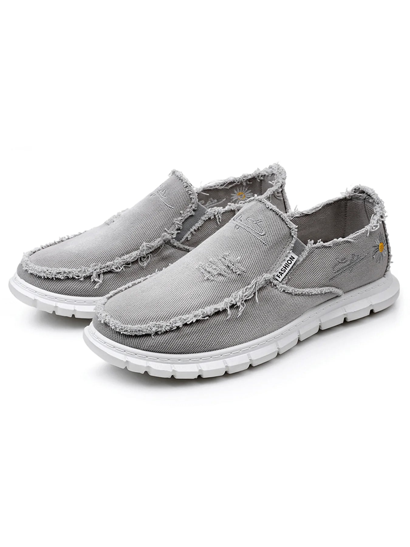 Daisy embroidery denim, casual sneaker.