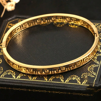 Fashionable vintage Greek key pattern bracelet
