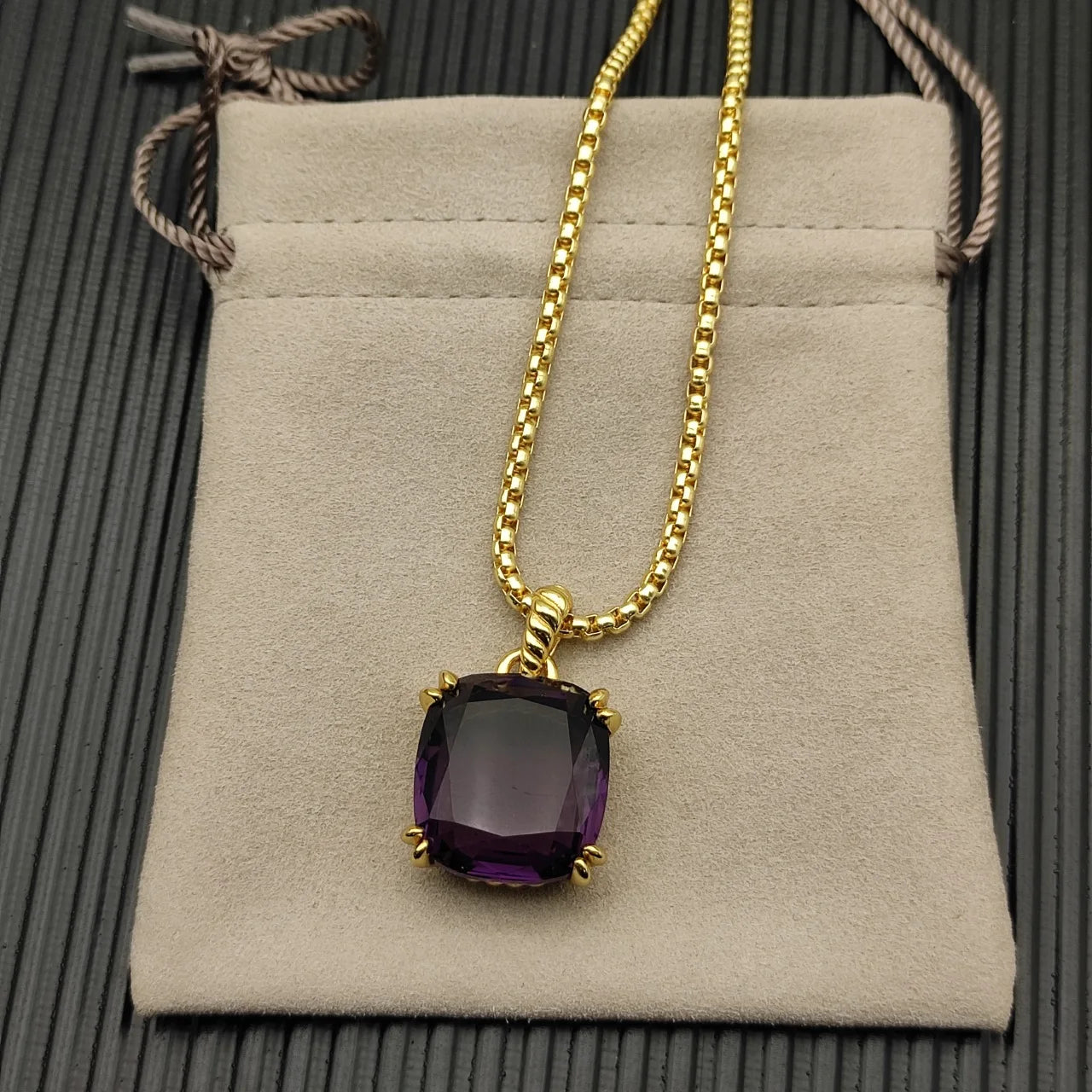 Fashionable and Simple Gold Crystal Marbella Necklace