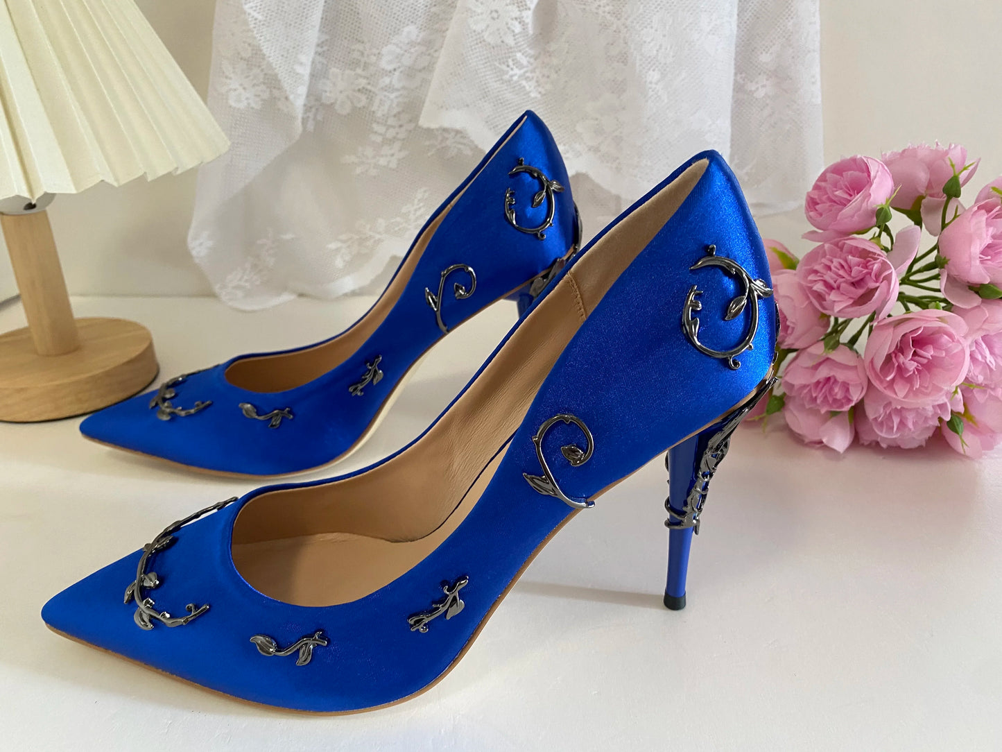 Luxury Leaves Metal Heel Women Shoes Pointed Toe Blue White Pink Black Silk Stiletto High Heels