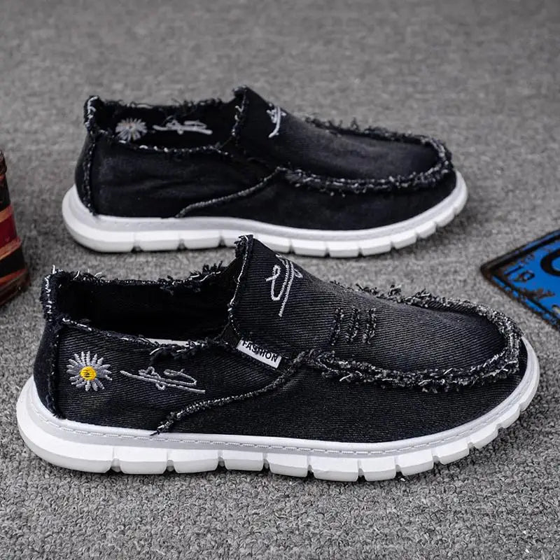 Daisy embroidery denim, casual sneaker.