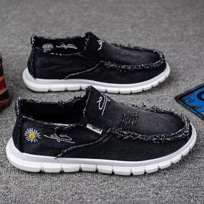 Daisy embroidery denim, casual sneaker.