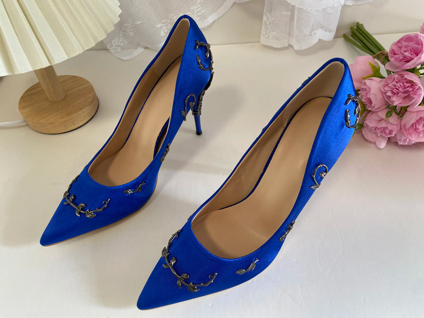 Luxury Leaves Metal Heel Women Shoes Pointed Toe Blue White Pink Black Silk Stiletto High Heels