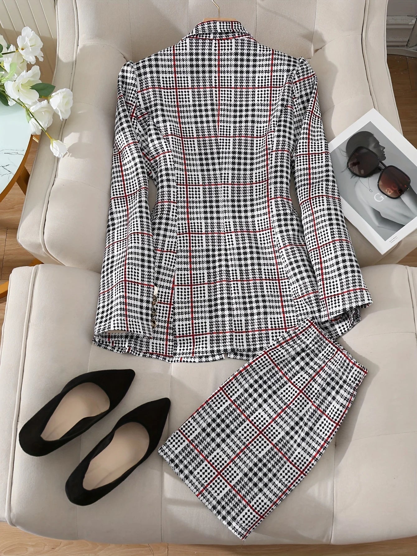 Women's Casual Two-Piece Suit Set, Long-Sleeved Flip-Top Double-Breasted Jacket and Mini Hip-Hugging Skirt