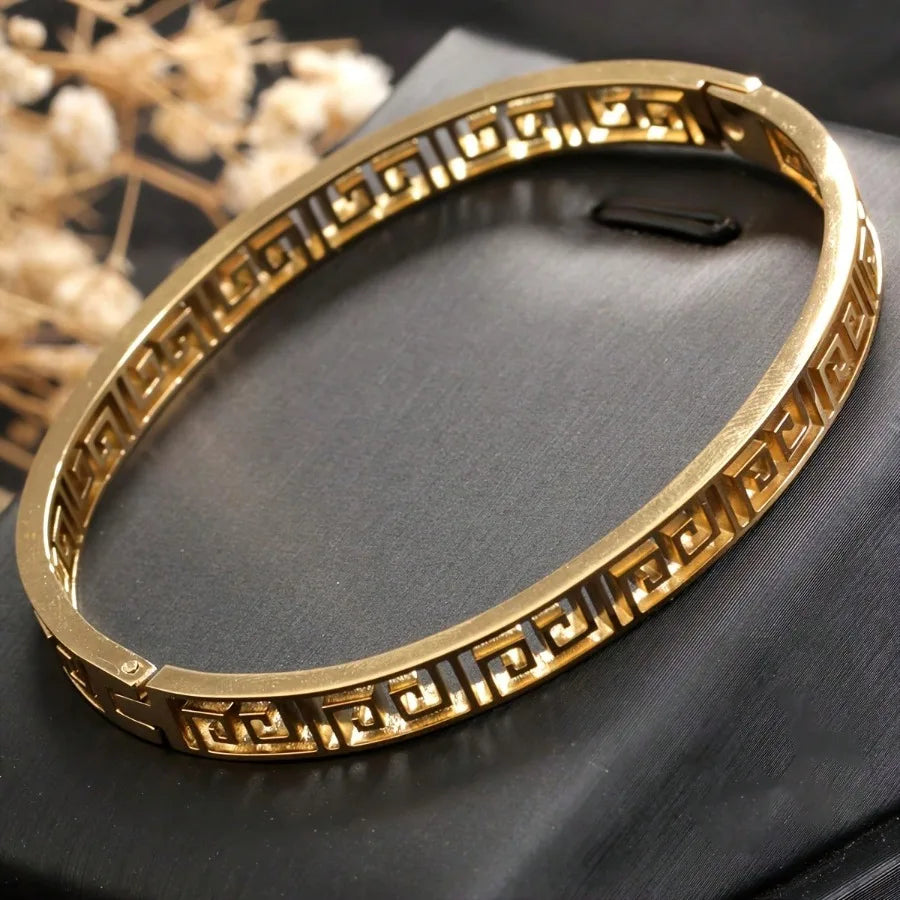 Fashionable vintage Greek key pattern bracelet
