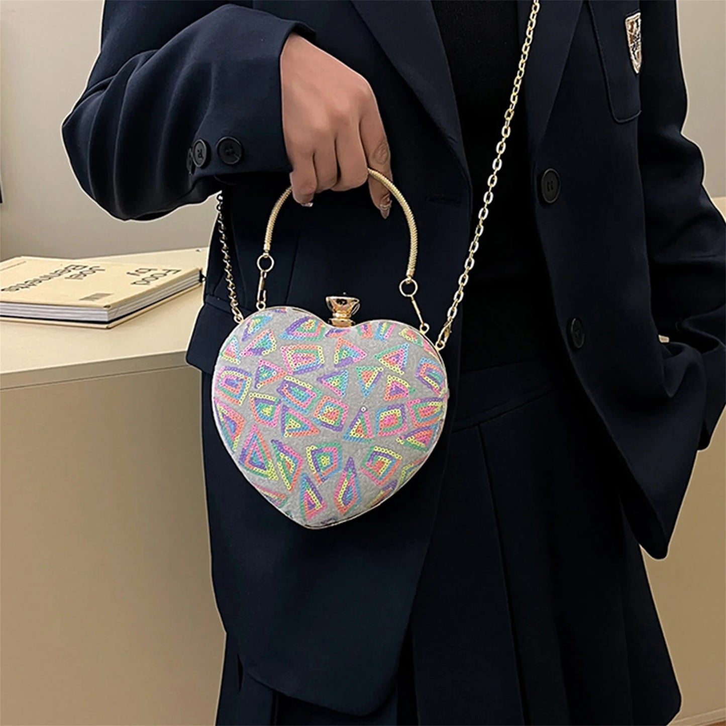 Elegant Rhinestone Embellished Heart Shaped Clutch Purse
