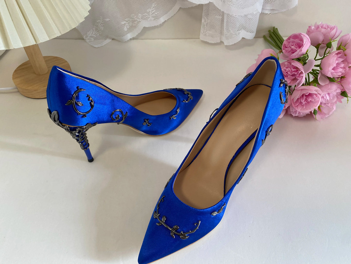 Luxury Leaves Metal Heel Women Shoes Pointed Toe Blue White Pink Black Silk Stiletto High Heels