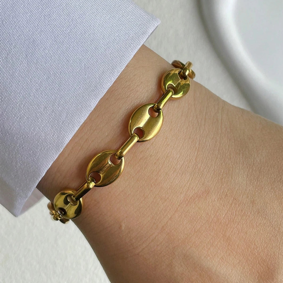 1 PC gold colorful diamond oval buckle bracelet, paired with gold Heart shaped pendant bracelet