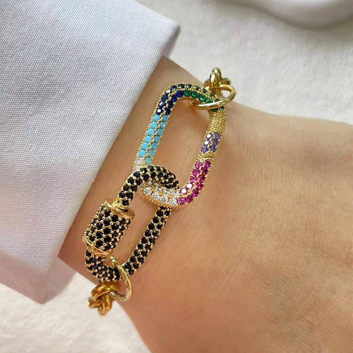 1 PC gold colorful diamond oval buckle bracelet, paired with gold Heart shaped pendant bracelet