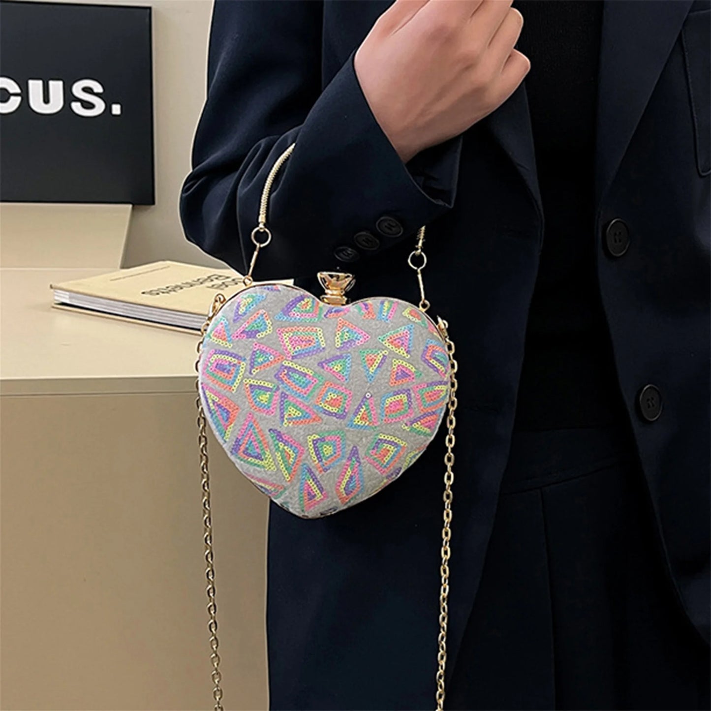 Elegant Rhinestone Embellished Heart Shaped Clutch Purse