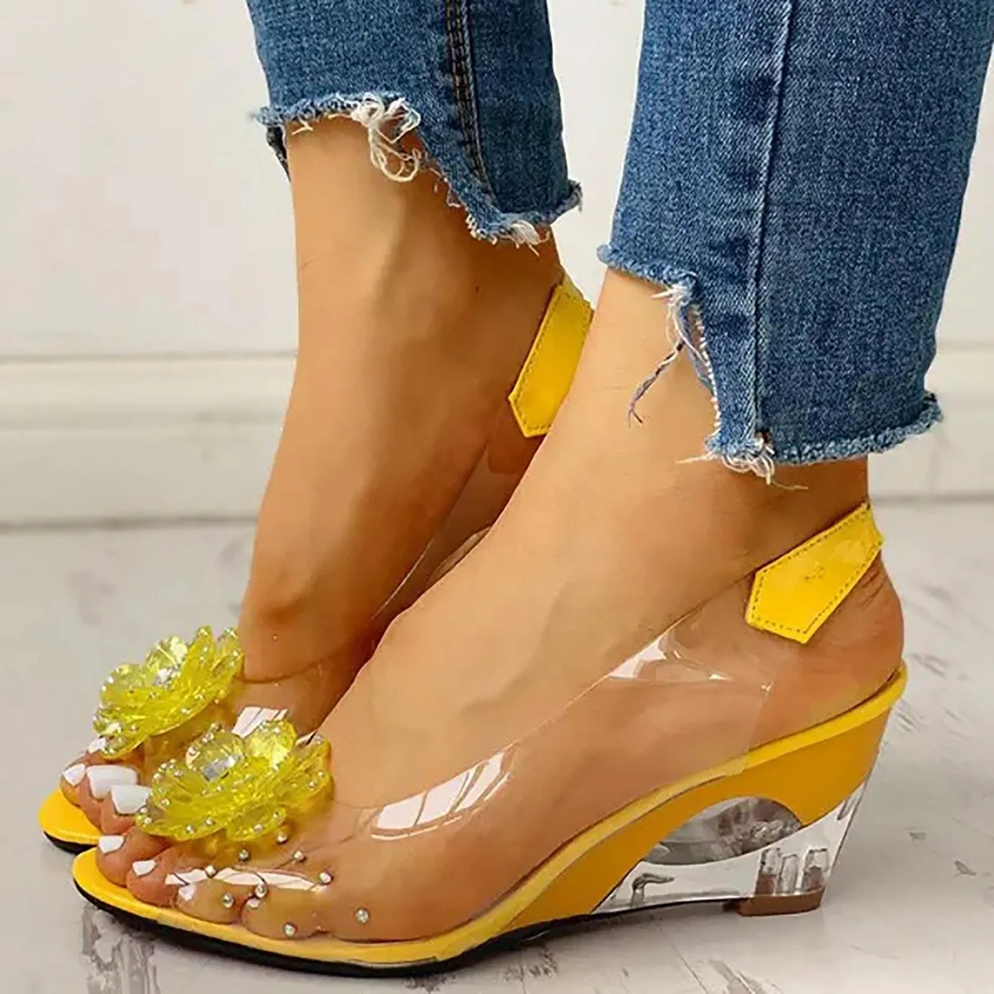 Female Shoes Leisure Transparent Crystal Diamond Slope Heel Sandals