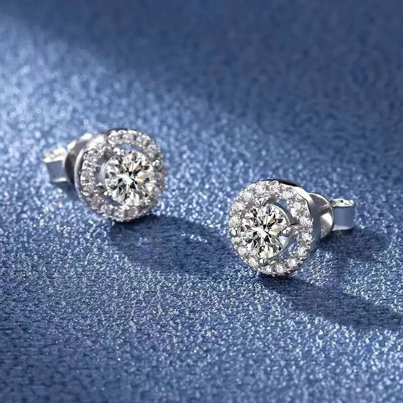 Silver Plated 925 Moissanite Stud Earrings 1 Carat Four-Prong Round Bezel Zircon