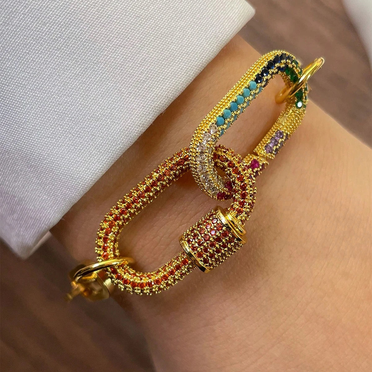 1 PC gold colorful diamond oval buckle bracelet, paired with gold Heart shaped pendant bracelet