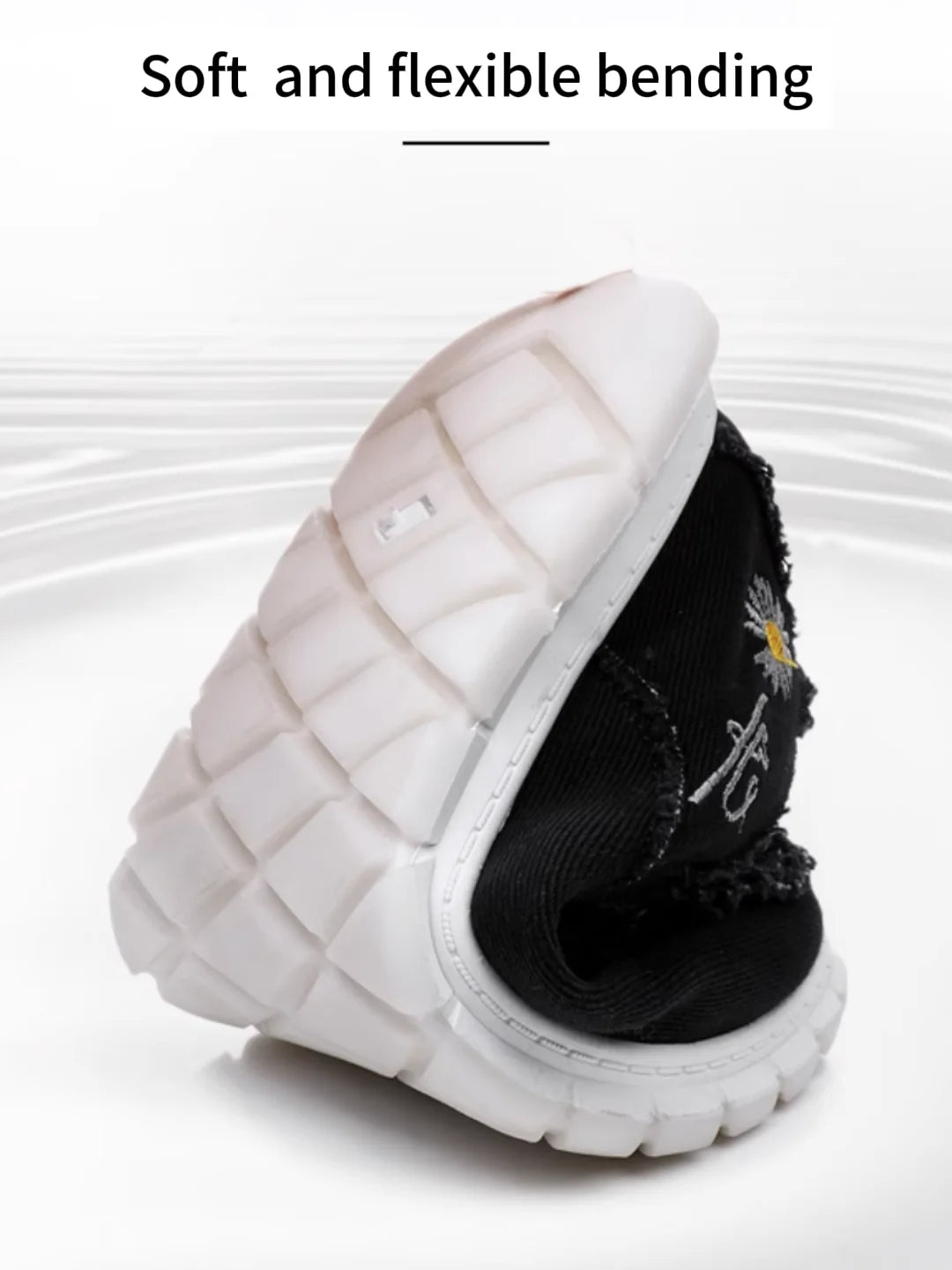 Daisy embroidery denim, casual sneaker.