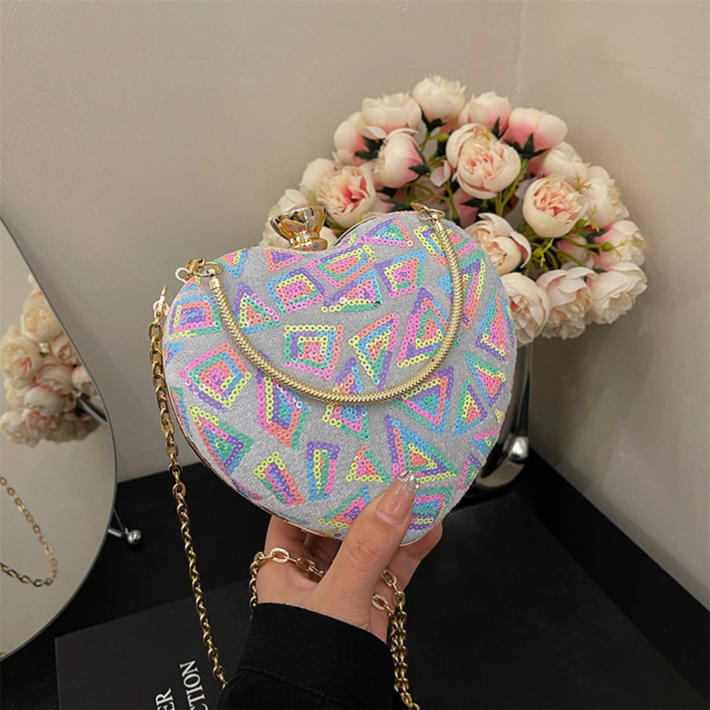 Elegant Rhinestone Embellished Heart Shaped Clutch Purse