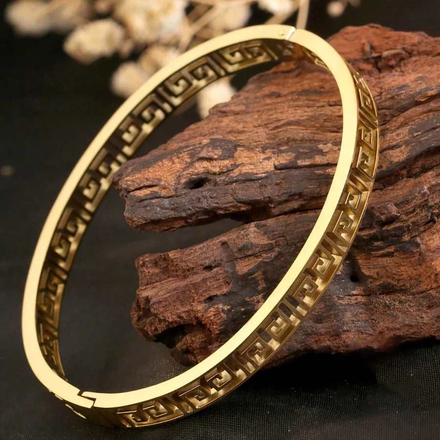 Fashionable vintage Greek key pattern bracelet