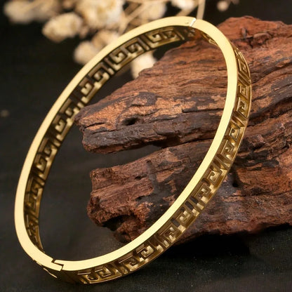 Fashionable vintage Greek key pattern bracelet